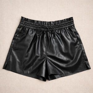 ✨ Pistola PU Cotton Blend Paperbag Waist Shorts Size M